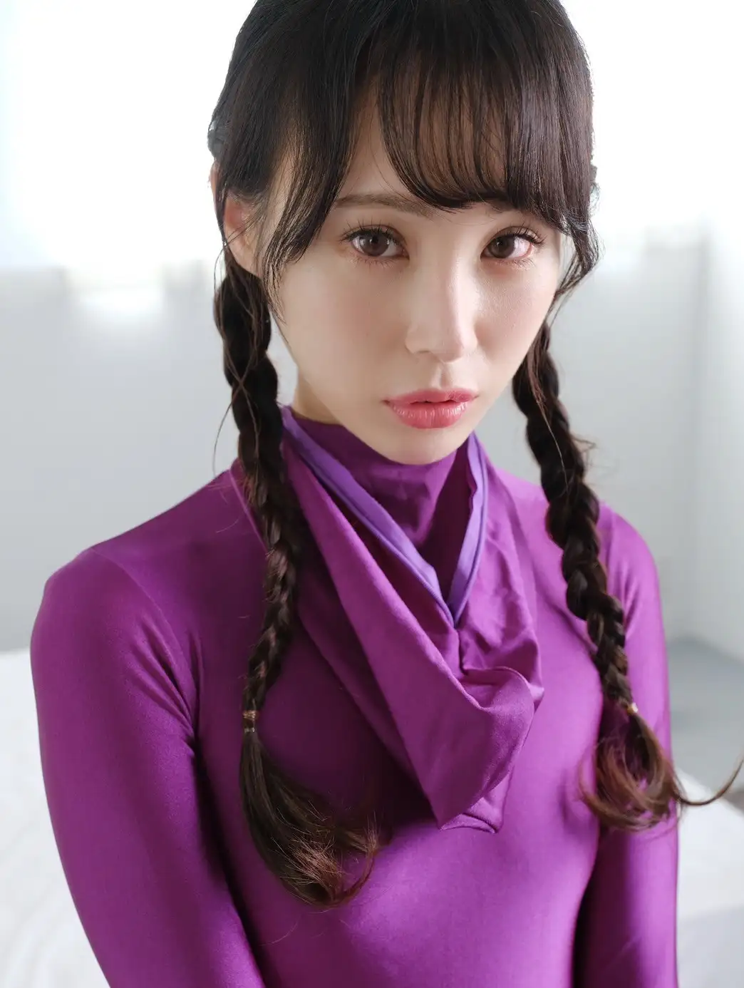 紫色紧身衣麻花辫 - purple tight outfit with braids - 보라색 타이트 의상 땋은 머리 - đồ bó màu tím tóc tết - 紫のタイトな服 三つ編み