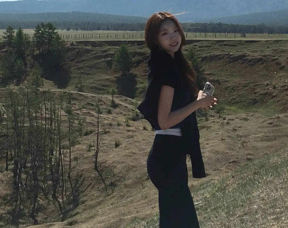 荒野风景与黑色修身 - Wilderness scenery and black slim fit - 황야 풍경과 블랙 슬림핏 - Phong cảnh hoang dã và bó sát đen - 荒野の風景と黒のタイトフィット
